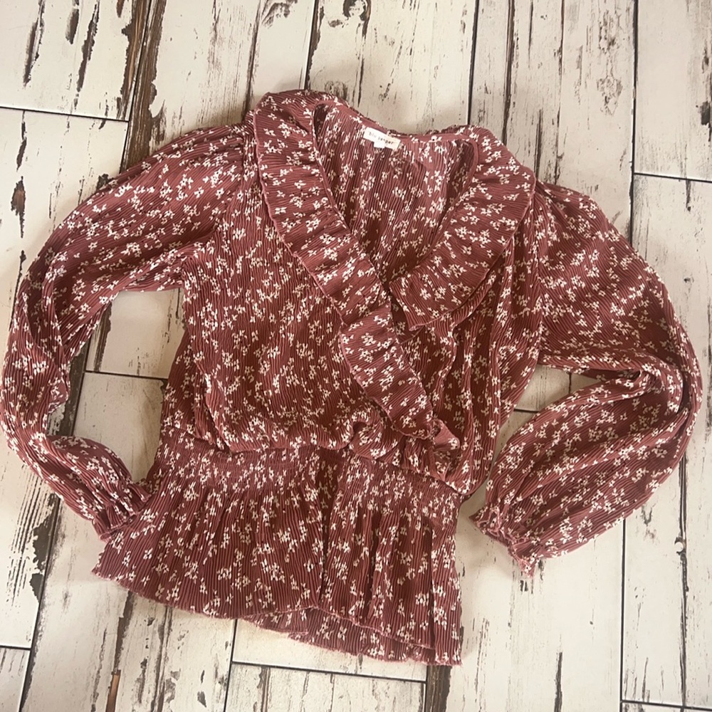Ladies Blu Pepper brand faux wrap floral blouse.